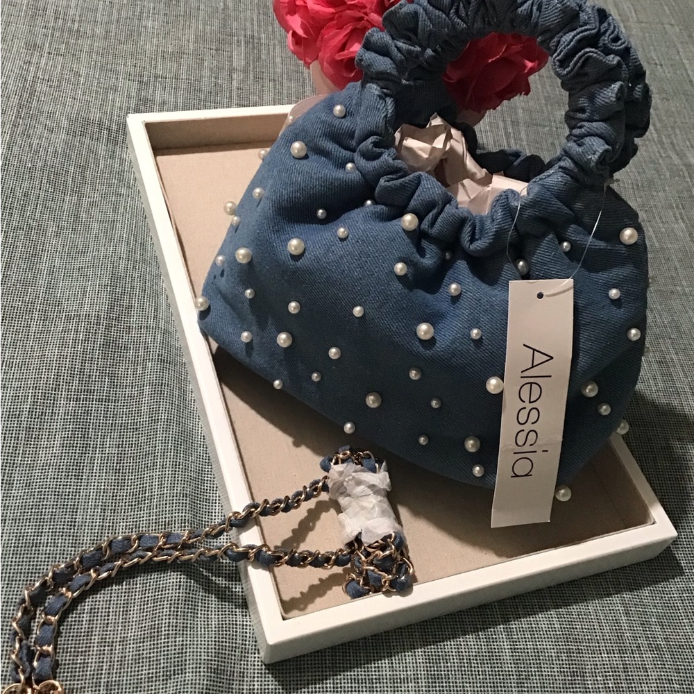 BEAUTIFUL ALESSIA Jean & Faux Pearls W/ Gold Tone,Jean Chain for Cross-Bag.New